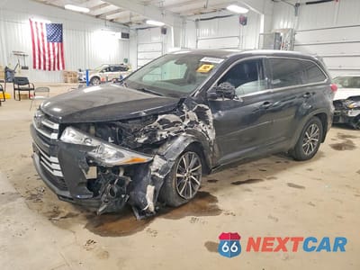 2017 TOYOTA HIGHLANDER XLE 5TDJZRFH0HS442815 - główne zdjęcie licytacji z USA - miniatura