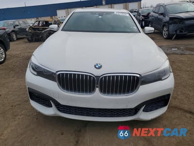 Piąte zdjęcie samochodu w środku: 2017 BMW 740 I VIN:WBA7E2C39HG740616 - miniatura