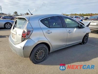 Trzecie zdjęcie samochodu z tyłu: 2013 TOYOTA PRIUS C TWO VIN:JTDKDTB34D1528209 - miniatura