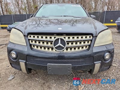 Piąte zdjęcie samochodu w środku: 2008 MERCEDES-BENZ ML 550 VIN:4JGBB72E38A403444 - miniatura