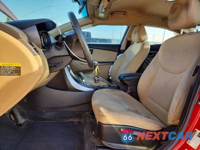 Zdjęcie 7 z 12 samochodu: 2013 HYUNDAI ELANTRA GLS VIN:KMHDH4AE7DU592292 - miniatura