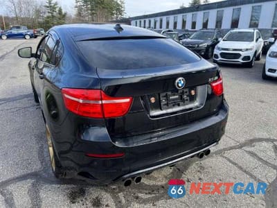 Trzecie zdjęcie samochodu z tyłu: 2011 BMW X6 M VIN:5YMGZ0C57BLK14388 - miniatura