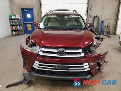 Piąte zdjęcie samochodu w środku: 2019 TOYOTA HIGHLANDER XLE VIN:5TDJZRFH3KS943172 - miniatura