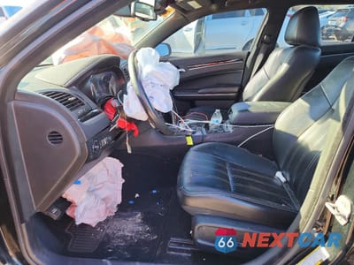 Zdjęcie 7 z 13 samochodu: 2019 CHRYSLER 300 S VIN:2C3CCABG9KH655281 - miniatura