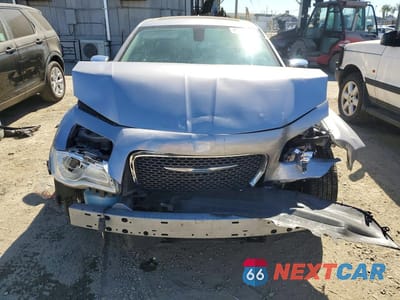 Piąte zdjęcie samochodu w środku: 2017 CHRYSLER 300C VIN:2C3CCAEG2HH564339 - miniatura