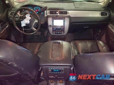 Zdjęcie 8 z 12 samochodu: 2014 CHEVROLET SUBURBAN K1500 LT VIN:1GNSKJE78ER172480 - miniatura