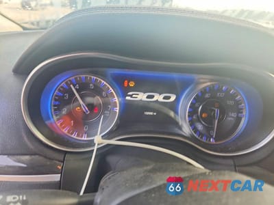 Zdjęcie 9 z 11 samochodu: 2019 CHRYSLER 300 TOURING VIN:2C3CCAAG8KH569610 - miniatura