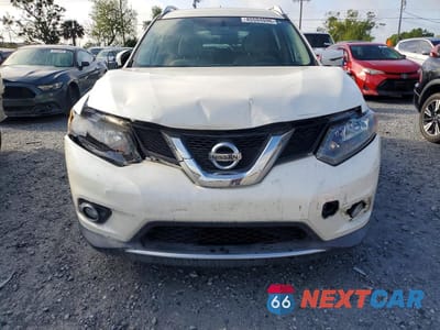 Piąte zdjęcie samochodu w środku: 2016 NISSAN ROGUE SV VIN:KNMAT2MT3GP622699 - miniatura