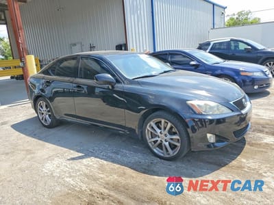 Czwarte zdjęcie samochodu z boku: 2006 LEXUS IS 350 BASE VIN:JTHBE262362002464 - miniatura