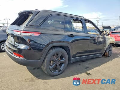 Trzecie zdjęcie samochodu z tyłu: 2025 JEEP GRAND CHEROKEE LIMITED VIN:1C4RJHBG4SC290712 - miniatura