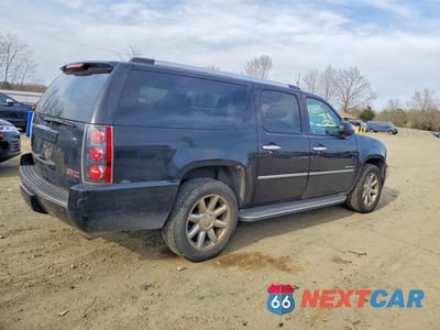 Trzecie zdjęcie samochodu z tyłu: 2011 GMC YUKON XL VIN:1GKS2MEF7BR232220 - miniatura