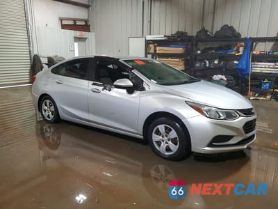 Czwarte zdjęcie samochodu z boku: 2018 CHEVROLET CRUZE LS VIN:1G1BC5SM0J7194365 - miniatura