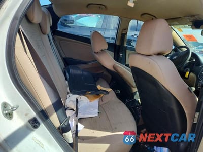 Zdjęcie 10 z 12 samochodu: 2016 HYUNDAI ACCENT SE VIN:KMHCT4AE0GU082719 - miniatura