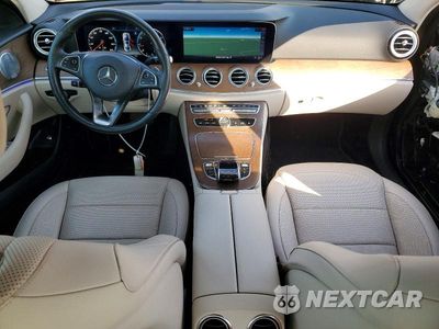 Zdjęcie 8 z 12 samochodu: 2018 MERCEDES-BENZ E 300 4MATIC VIN:WDDZF4KB5JA323733 - miniatura