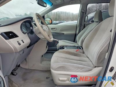 Zdjęcie 7 z 13 samochodu: 2011 TOYOTA SIENNA LE 8-PASSENGER VIN:5TDKK3DC0BS024081 - miniatura