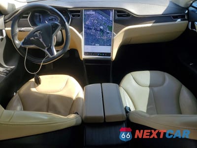 Zdjęcie 8 z 12 samochodu: 2014 TESLA MODEL S VIN:5YJSA1S13EFP51202 - miniatura