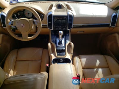 Zdjęcie 8 z 13 samochodu: 2014 PORSCHE CAYENNE S HYBRID VIN:WP1AE2A25ELA50348 - miniatura