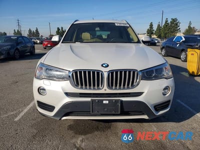 Piąte zdjęcie samochodu w środku: 2016 BMW X3 SDRIVE28I VIN:5UXWZ7C52G0R31818 - miniatura