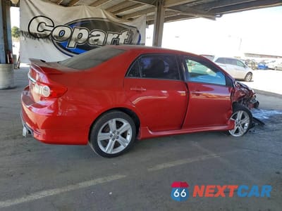 Trzecie zdjęcie samochodu z tyłu: 2013 TOYOTA COROLLA S VIN:5YFBU4EE7DP141457 - miniatura