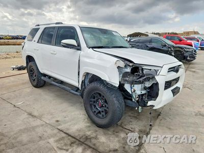 Czwarte zdjęcie samochodu z boku: 2023 TOYOTA 4RUNNER SR5 PREMIUM VIN:JTENU5JRXP6202402 - miniatura