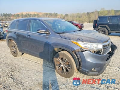 Czwarte zdjęcie samochodu z boku: 2016 TOYOTA HIGHLANDER XLE VIN:5TDKKRFH8GS133262 - miniatura