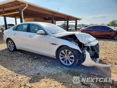 Czwarte zdjęcie samochodu z boku: 2018 JAGUAR XF PREMIUM VIN:SAJBD4FX4JCY55651 - miniatura