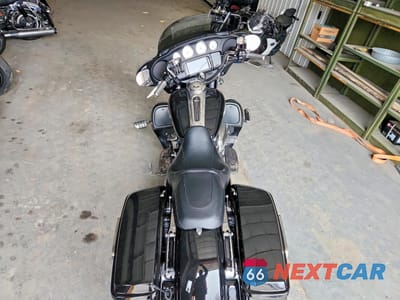 Zdjęcie 6 z 9 samochodu: 2017 HARLEY-DAVIDSON FLHX STREET GLIDE VIN:1HD1KBC17HB607963 - miniatura