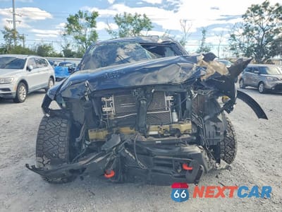 Piąte zdjęcie samochodu w środku: 2023 NISSAN TITAN PRO-4X VIN:1N6AA1ED8PN113871 - miniatura