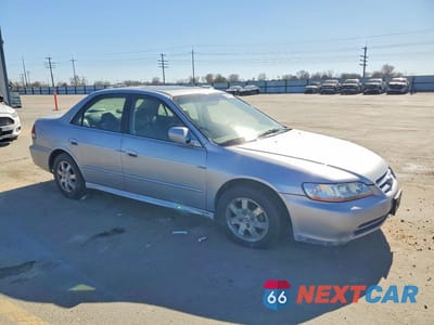 Czwarte zdjęcie samochodu z boku: 2001 HONDA ACCORD VIN:JHMCG56691C024295 - miniatura