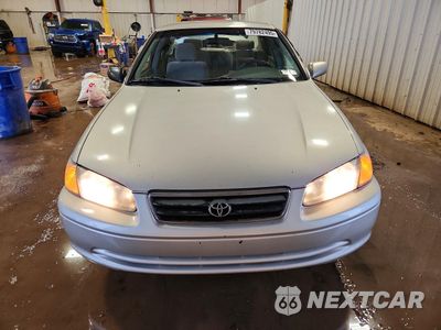 Piąte zdjęcie samochodu w środku: 2001 TOYOTA CAMRY CE VIN:4T1BG22K01U117517 - miniatura