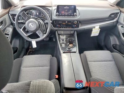 Zdjęcie 8 z 13 samochodu: 2021 NISSAN ROGUE SV VIN:JN8AT3BB2MW227385 - miniatura
