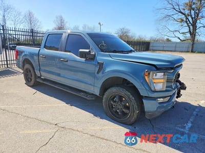 Czwarte zdjęcie samochodu z boku: 2023 FORD F150 SUPERCREW VIN:1FTFW1E56PKE64637 - miniatura