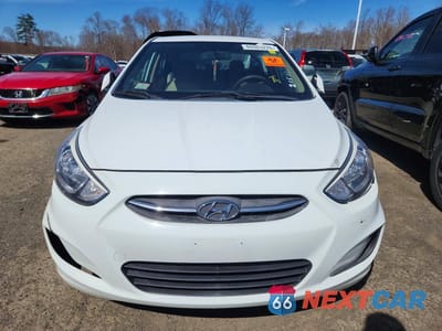 Piąte zdjęcie samochodu w środku: 2016 HYUNDAI ACCENT SE VIN:KMHCT4AE0GU082719 - miniatura