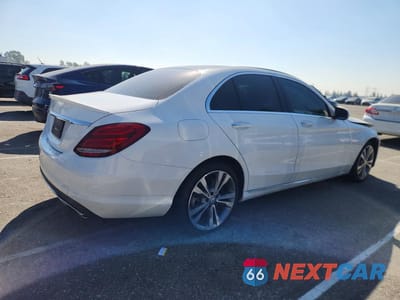 Trzecie zdjęcie samochodu z tyłu: 2016 MERCEDES-BENZ C 300 VIN:55SWF4JB7GU103118 - miniatura