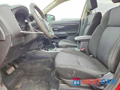 Zdjęcie 7 z 13 samochodu: 2019 MITSUBISHI OUTLANDER SE VIN:JA4AZ3A32KZ011076 - miniatura