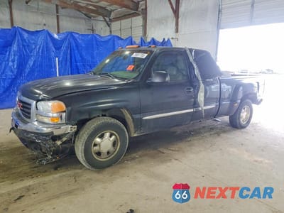 2003 GMC NEW SIERRA K1500 2GTEK19T831143676 - główne zdjęcie licytacji z USA - miniatura
