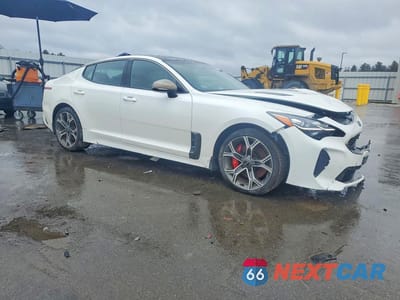 Czwarte zdjęcie samochodu z boku: 2020 KIA STINGER GT1 VIN:KNAE45LC9L6075999 - miniatura