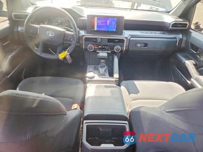 Zdjęcie 8 z 11 samochodu: 2025 TOYOTA TACOMA SR5 VIN:3TYLB5JN5ST074209 - miniatura