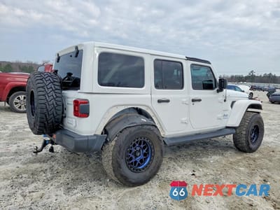 Trzecie zdjęcie samochodu z tyłu: 2021 JEEP WRANGLER UNLIMITED SAHARA 4XE VIN:1C4JJXP69MW732442 - miniatura