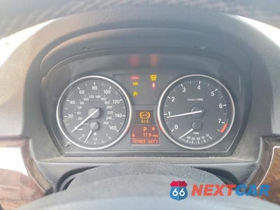 Zdjęcie 9 z 11 samochodu: 2010 BMW 328 XI SULEV VIN:WBAPK5C53AA651984 - miniatura