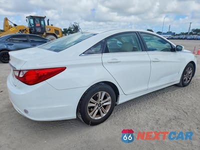 Trzecie zdjęcie samochodu z tyłu: 2013 HYUNDAI SONATA GLS VIN:5NPEB4AC7DH709453 - miniatura