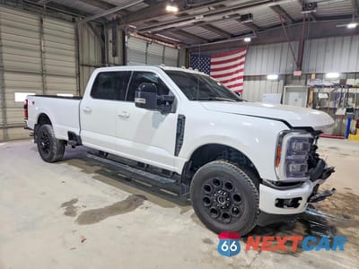 Czwarte zdjęcie samochodu z boku: 2024 FORD F350 SUPER DUTY VIN:1FT8W3BN7REE73289 - miniatura