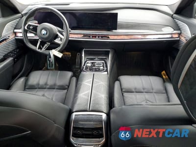 Zdjęcie 8 z 13 samochodu: 2023 BMW 760 XI VIN:WBA33EJ04PCM62938 - miniatura