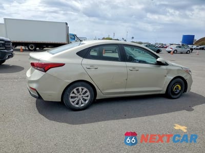Trzecie zdjęcie samochodu z tyłu: 2018 HYUNDAI ACCENT SE VIN:3KPC24A39JE035040 - miniatura