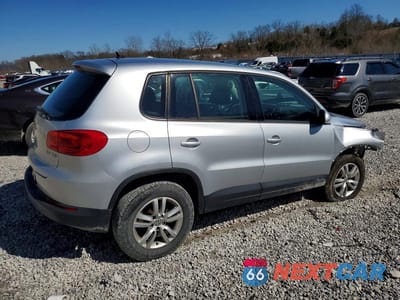Trzecie zdjęcie samochodu z tyłu: 2013 VOLKSWAGEN TIGUAN S VIN:WVGAV7AX8DW541676 - miniatura