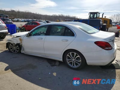 Drugie zdjęcie samochodu z przodu: 2017 MERCEDES-BENZ C 300 4MATIC VIN:55SWF4KB0HU207563 - miniatura