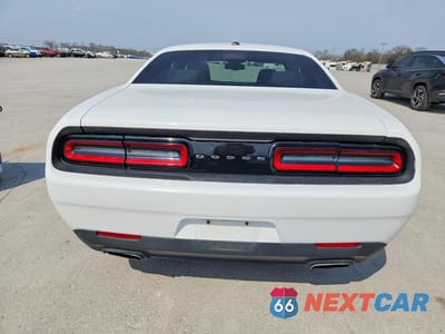 Zdjęcie 6 z 12 samochodu: 2015 DODGE CHALLENGER SXT VIN:2C3CDZAG3FH905794 - miniatura