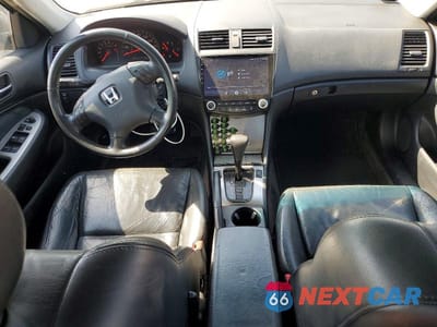 Zdjęcie 8 z 12 samochodu: 2004 HONDA ACCORD EX VIN:1HGCM56864A064041 - miniatura