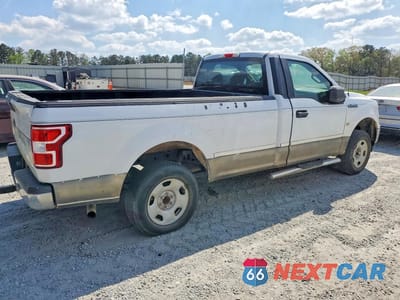 Trzecie zdjęcie samochodu z tyłu: 2019 FORD F150 VIN:1FTMF1C5XKKD92442 - miniatura