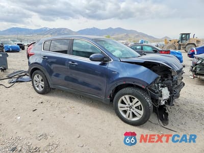Czwarte zdjęcie samochodu z boku: 2017 KIA SPORTAGE LX VIN:KNDPMCAC9H7258663 - miniatura